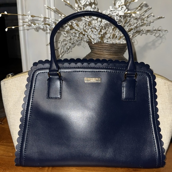 GUC Kate Spade Scalloped Navy Blue Leather Satchel - Picture 1 of 10